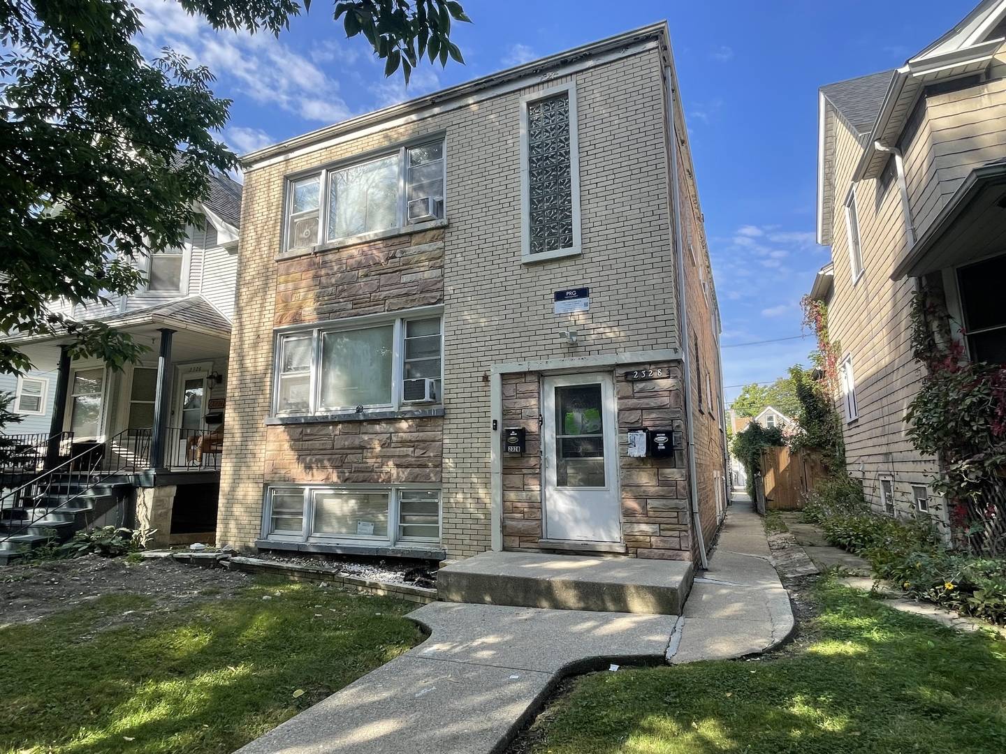 2328 N Lawndale AVE, Chicago, IL 60647