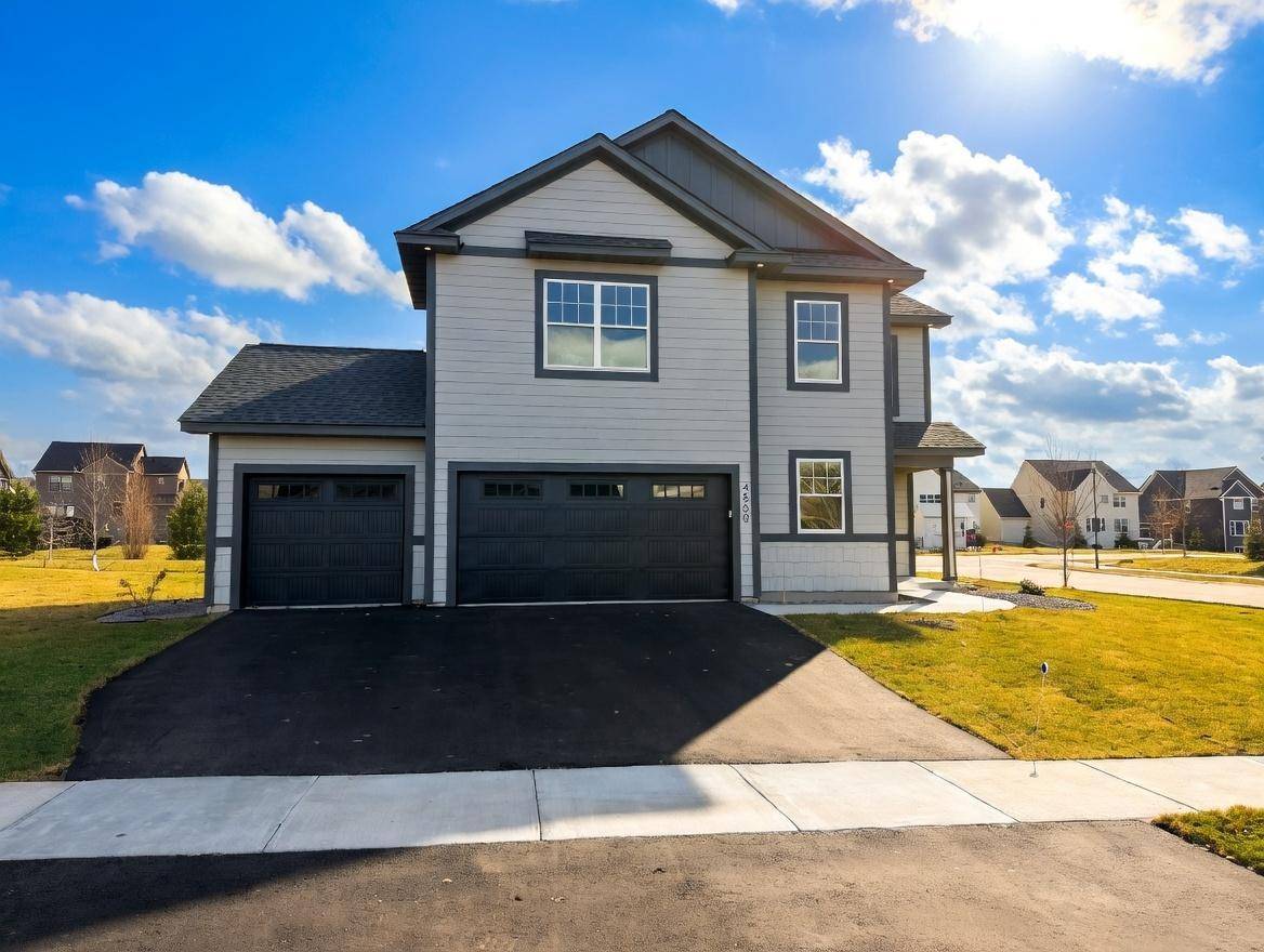 4550 Savanna TRL, Chaska, MN 55318