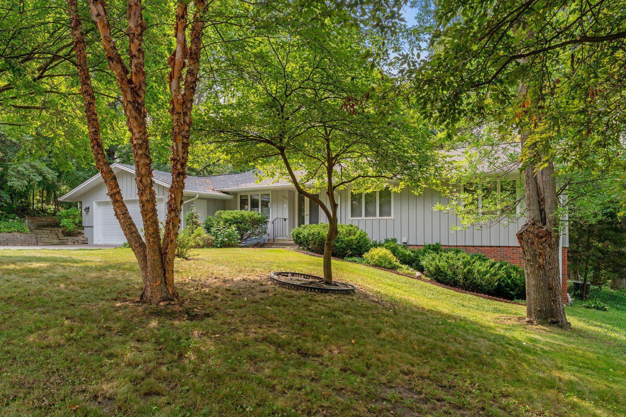 4723 Forest CIR, Minnetonka, MN 55345