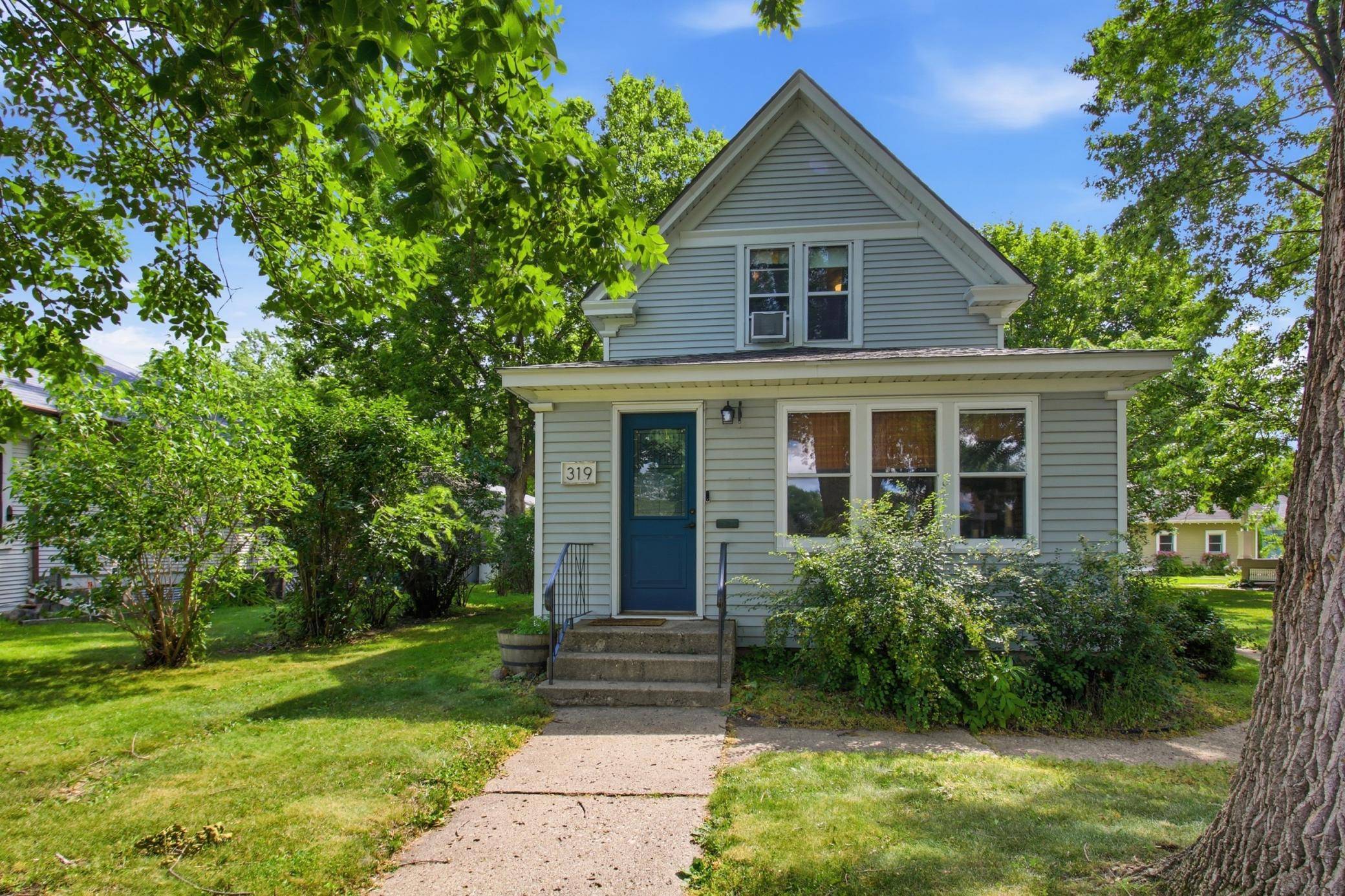 319 S Miller AVE, Litchfield, MN 55355