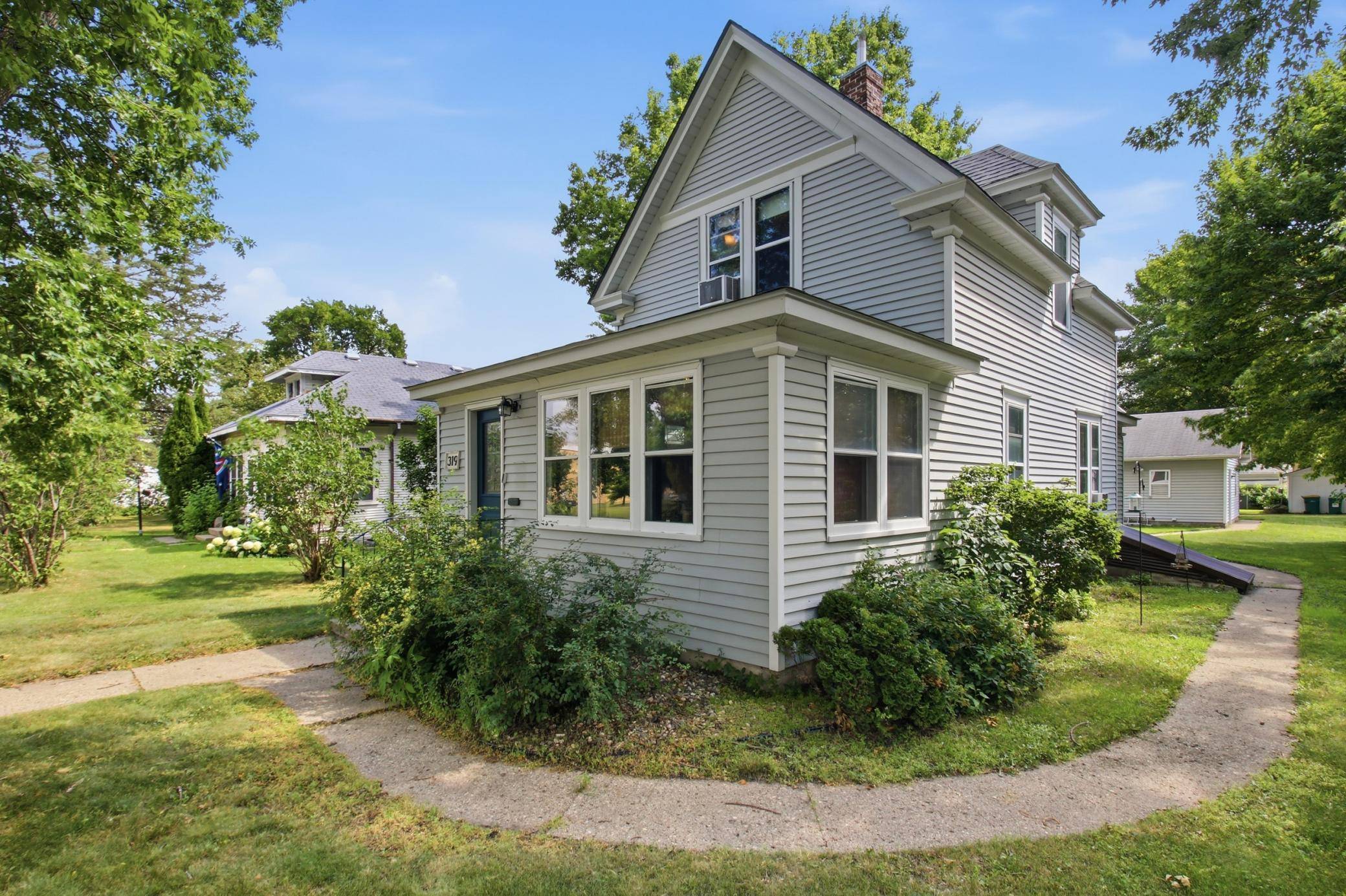 319 S Miller AVE, Litchfield, MN 55355