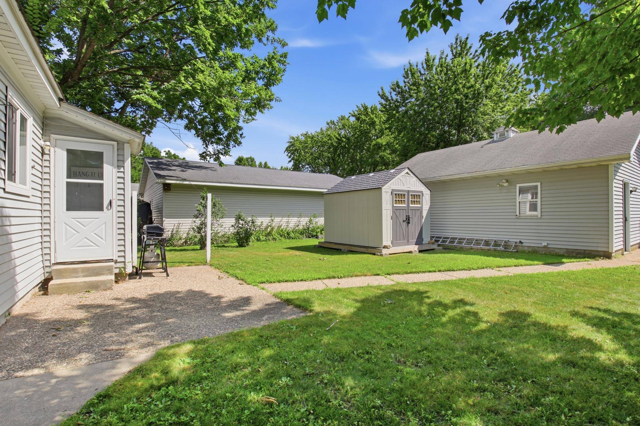 319 S Miller AVE, Litchfield, MN 55355