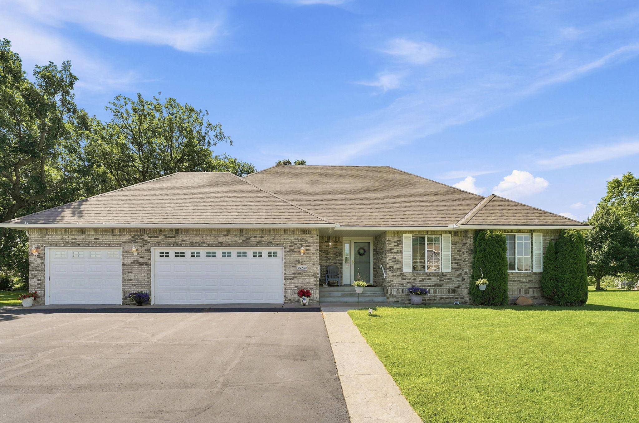 38249 Everton AVE, North Branch, MN 55056