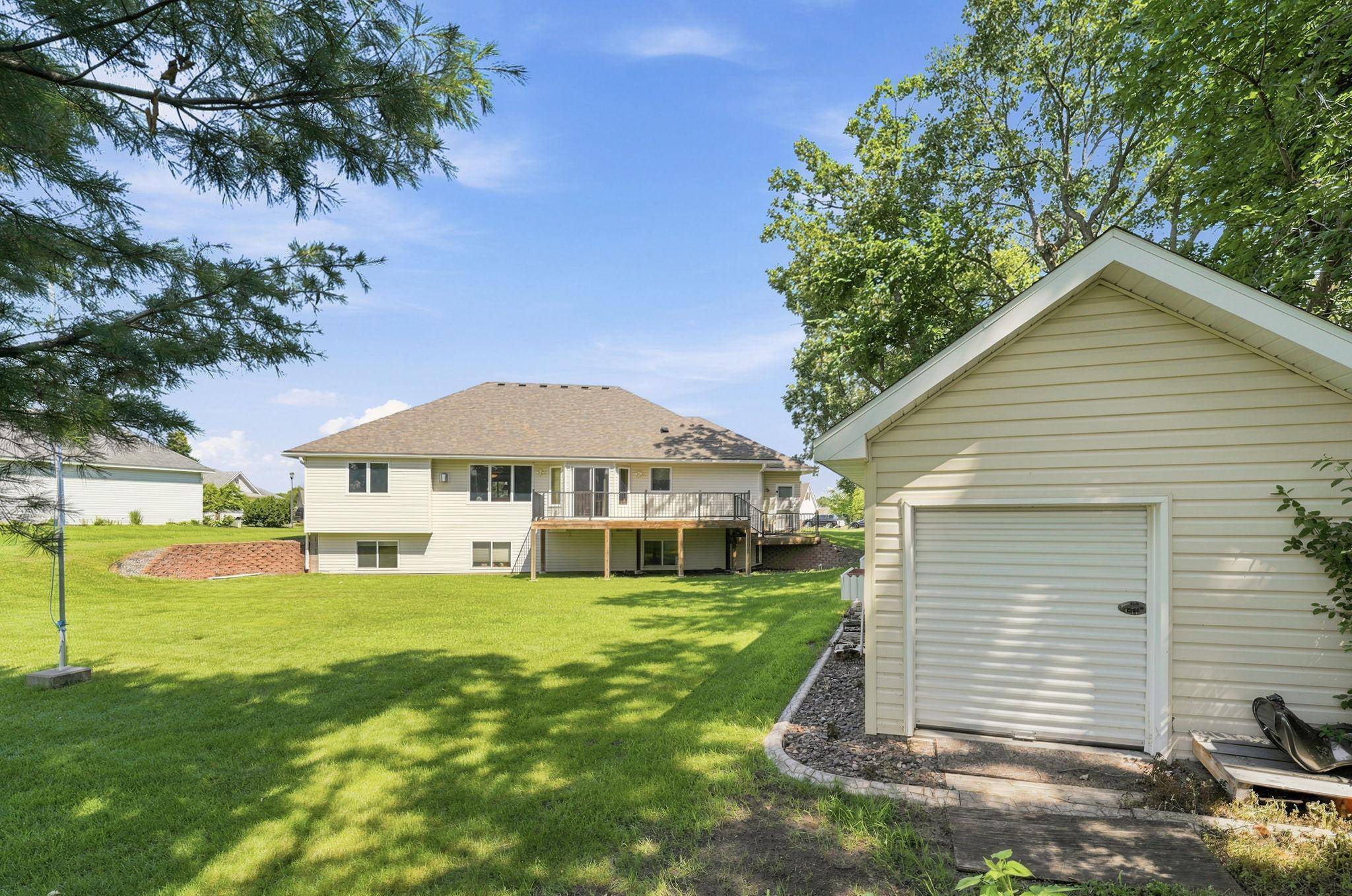 38249 Everton AVE, North Branch, MN 55056