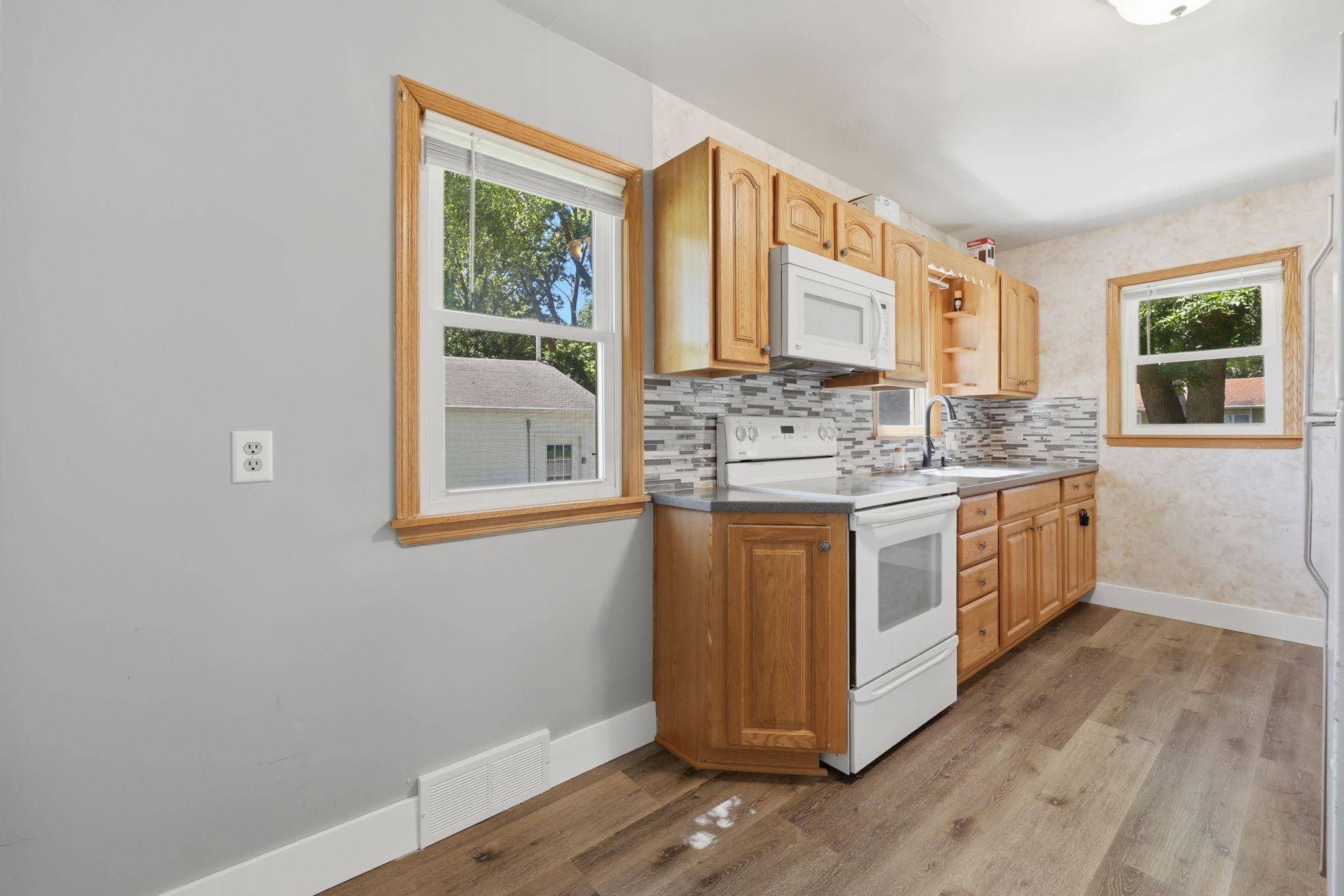 604 E 3rd ST, Litchfield, MN 55355