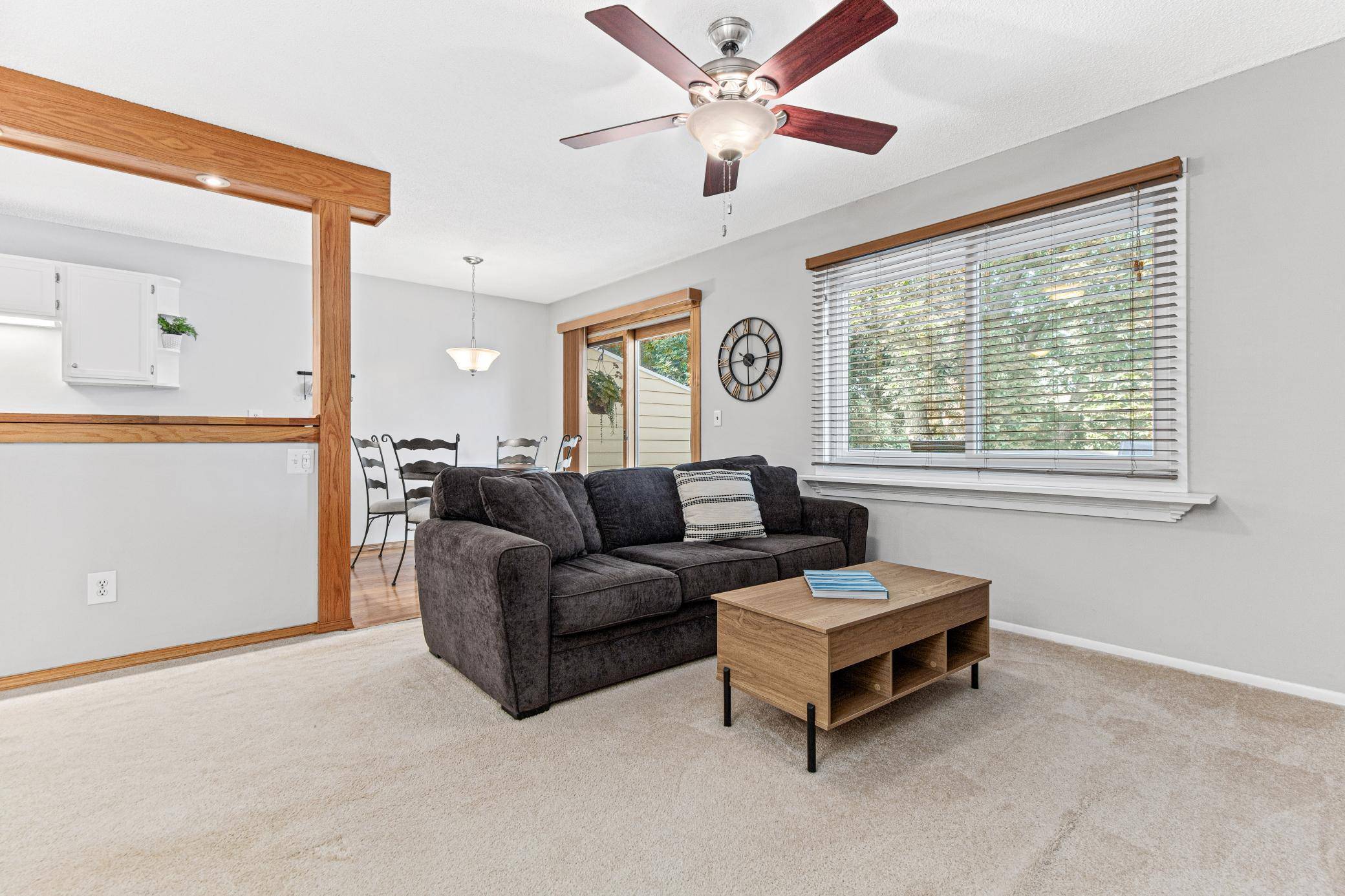 11123 Xavier CIR, Bloomington, MN 55437