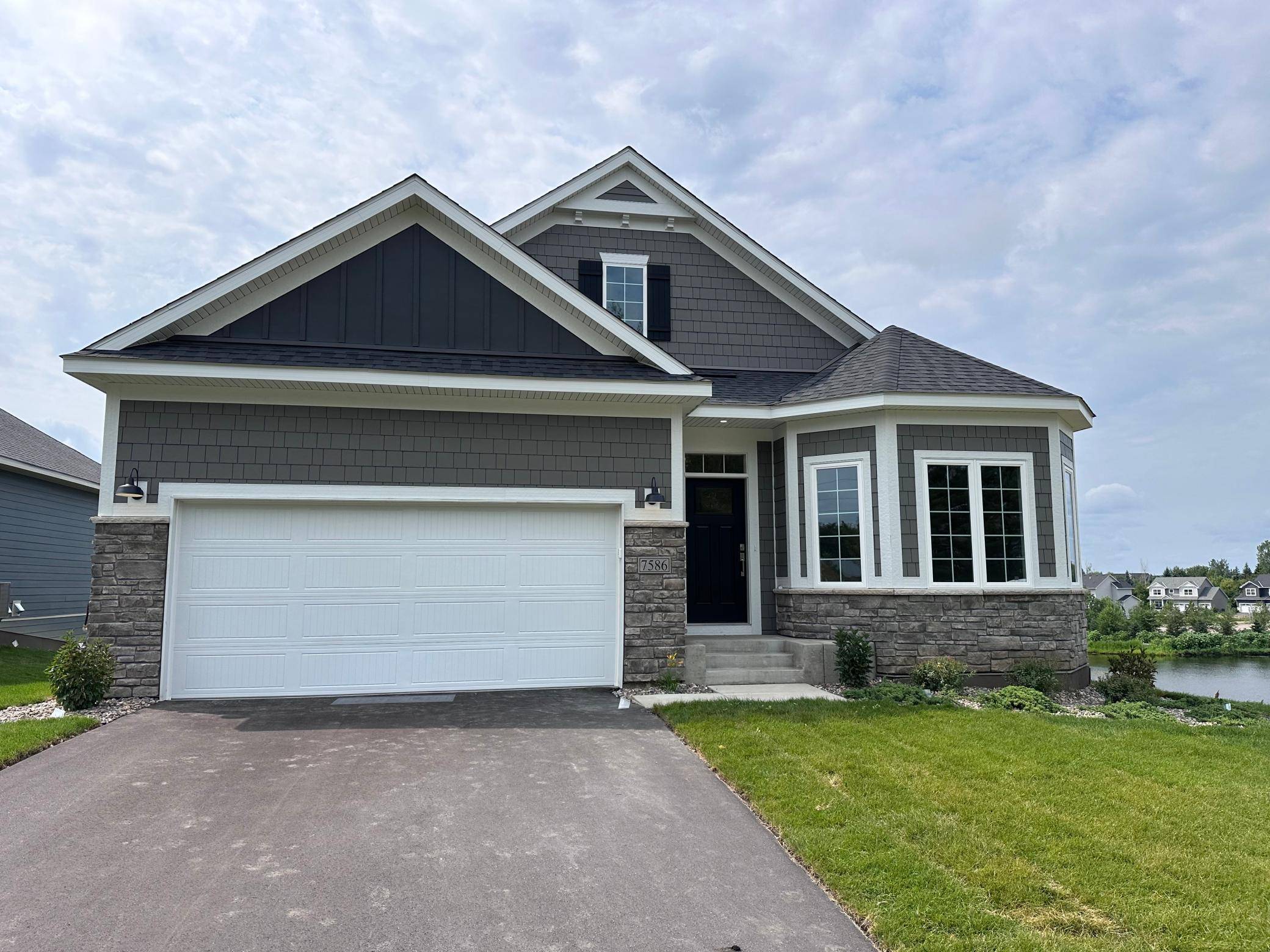 7586 201st ST W, Lakeville, MN 55044