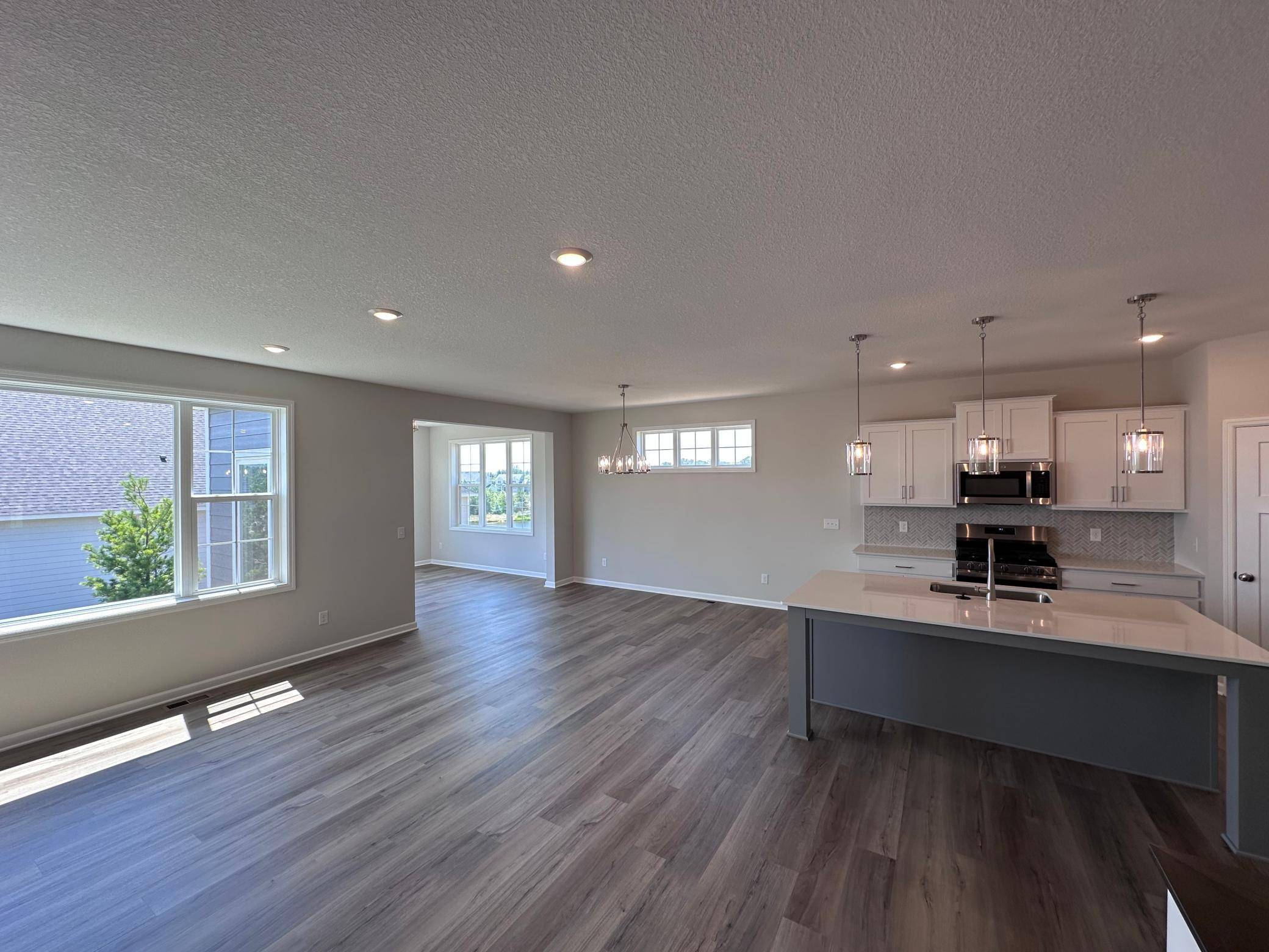 7586 201st ST W, Lakeville, MN 55044