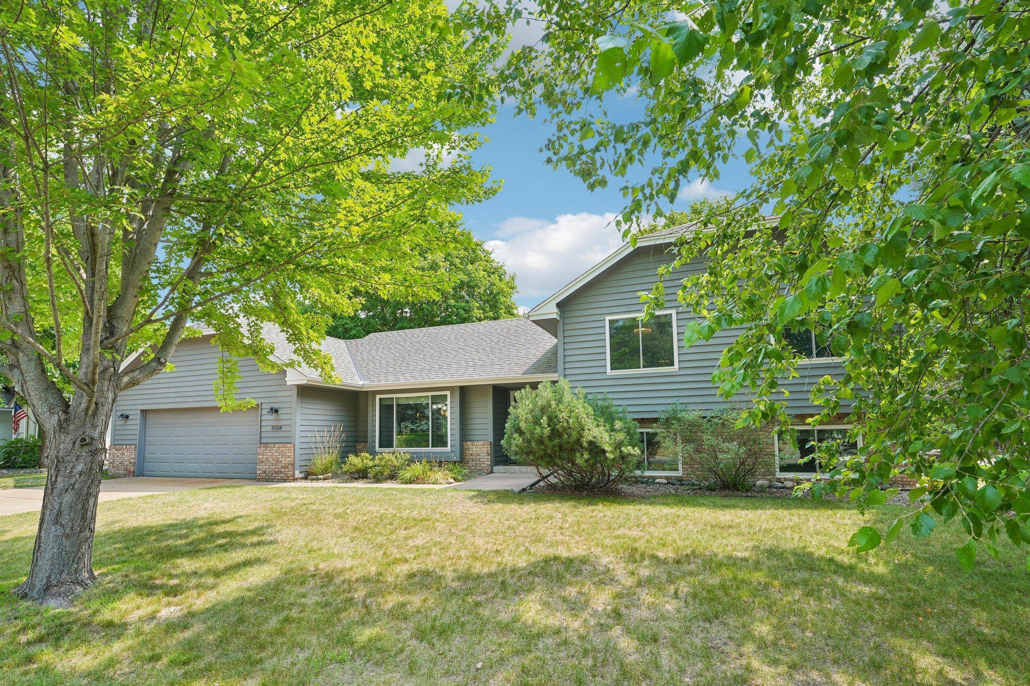 5558 Chatsworth ST N, Shoreview, MN 55126