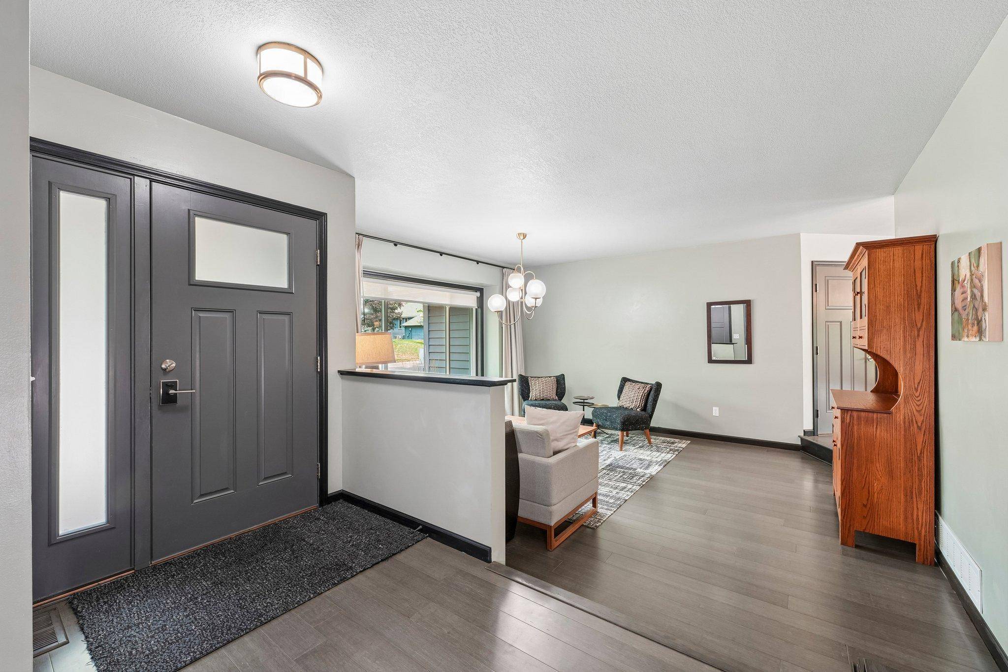 5558 Chatsworth ST N, Shoreview, MN 55126
