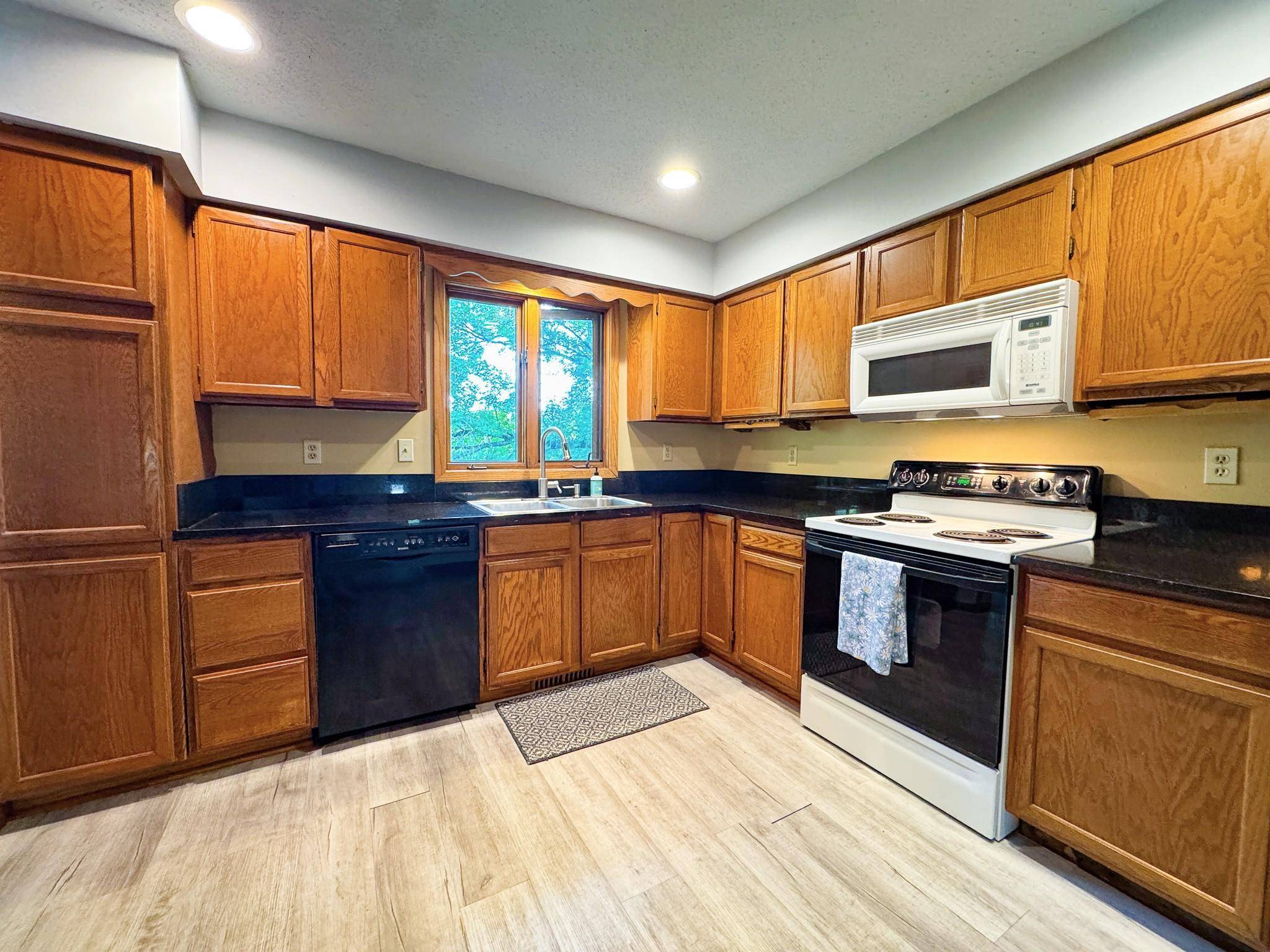 210 W Everett AVE, Fergus Falls, MN 56537