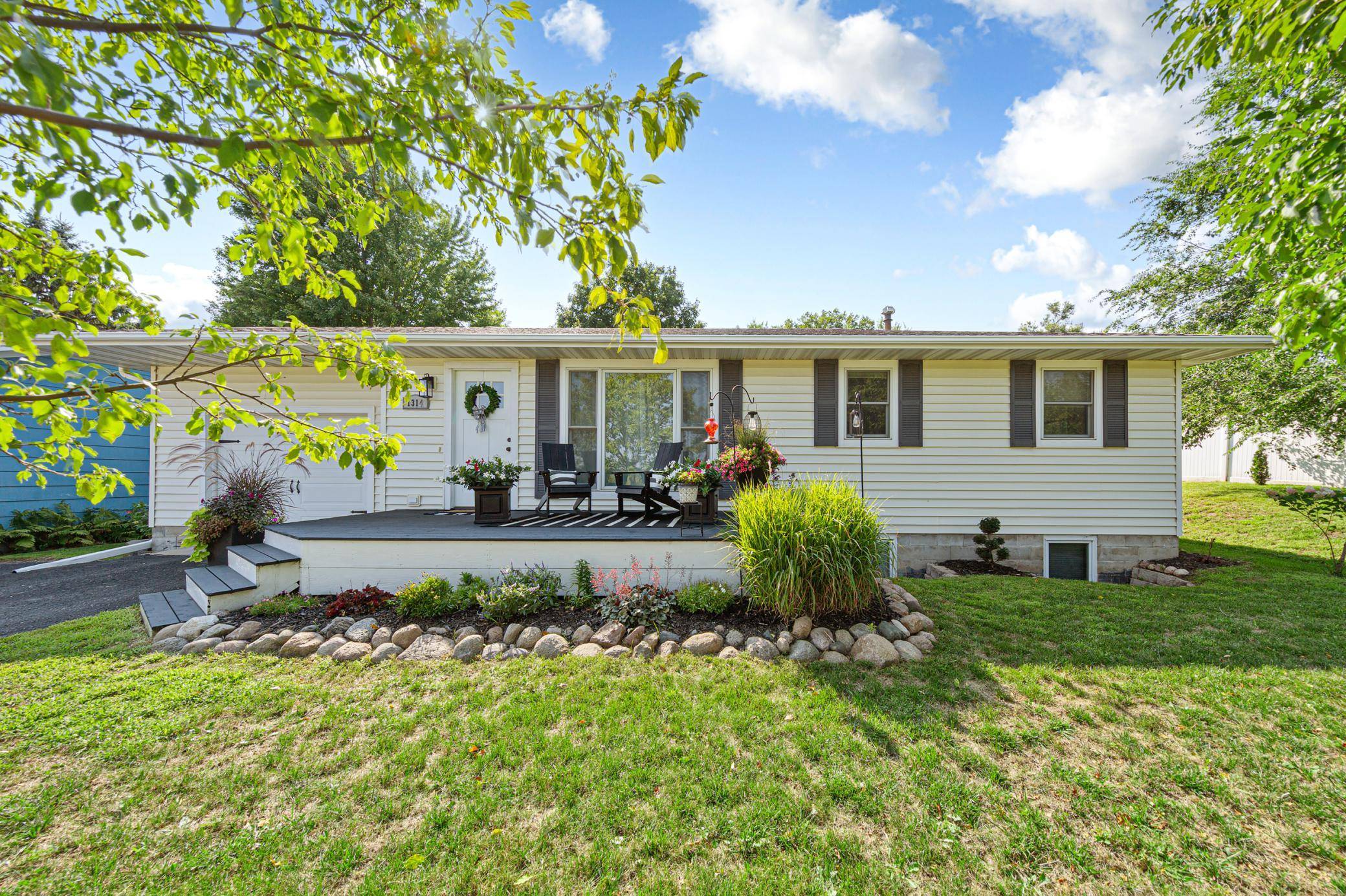 1314 N 5th ST, Saint Peter, MN 56082