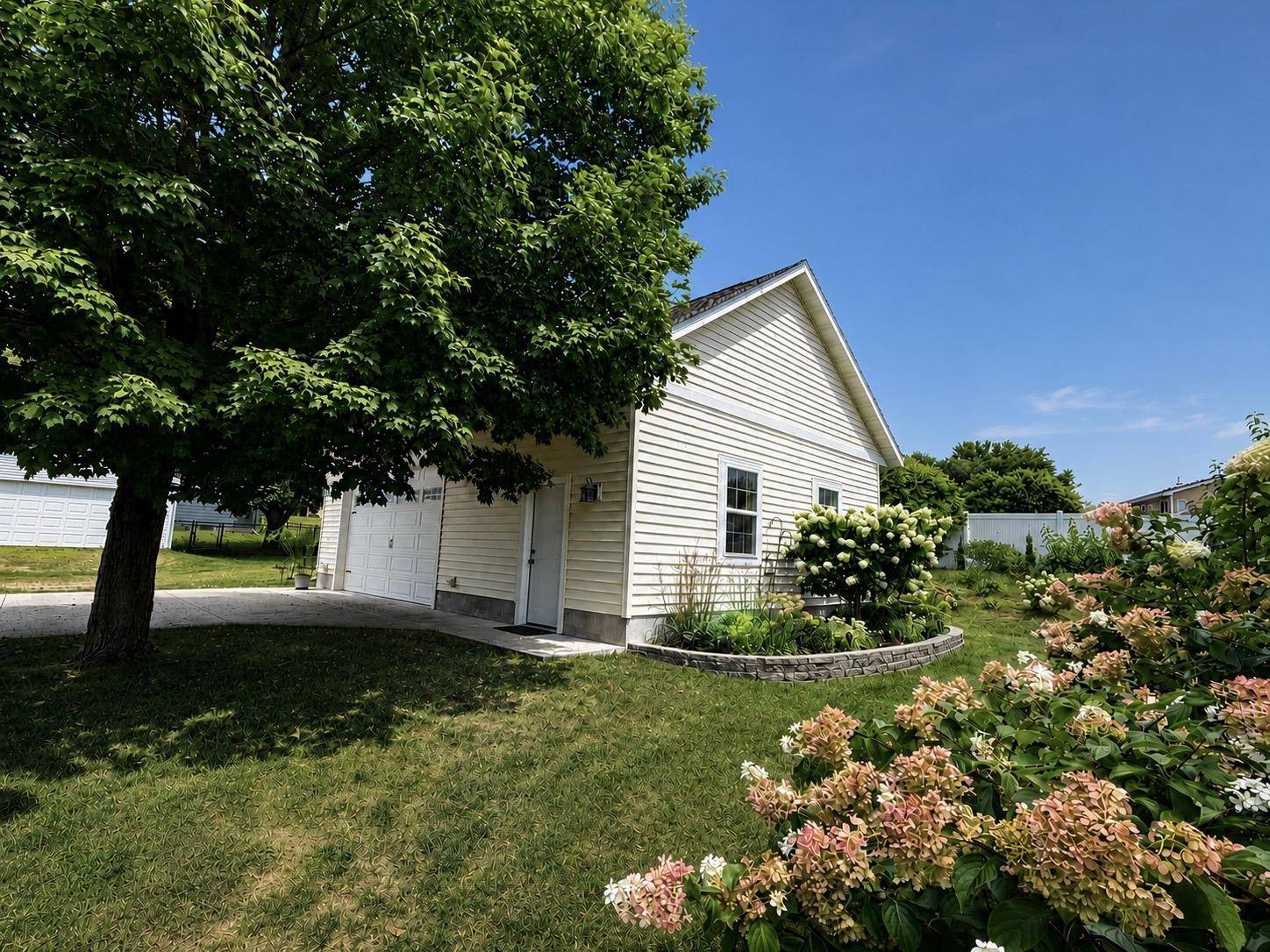 1314 N 5th ST, Saint Peter, MN 56082
