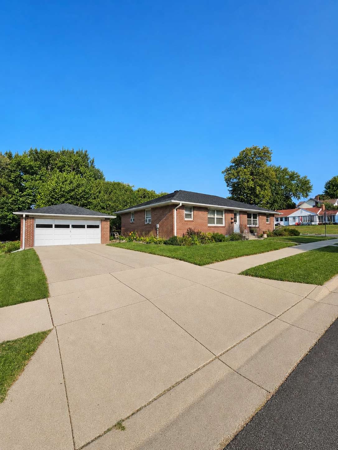214 1st AVE NW, New Prague, MN 56071