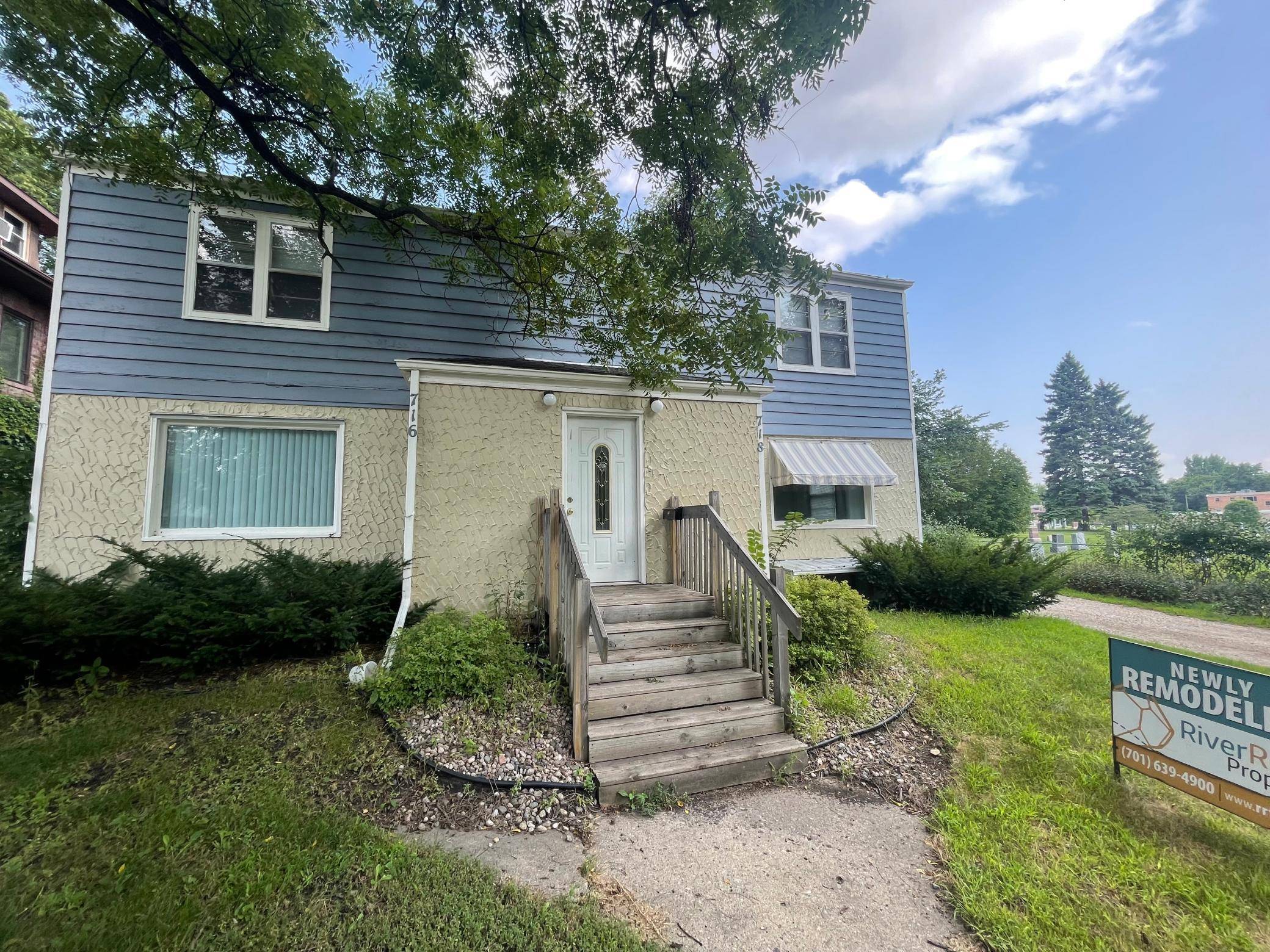 716 8th ST S, Moorhead, MN 56560