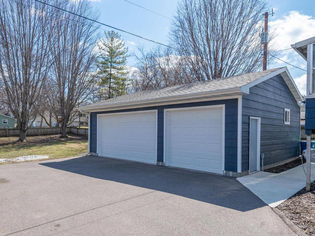 2108 Belmont LN, Mound, MN 55364