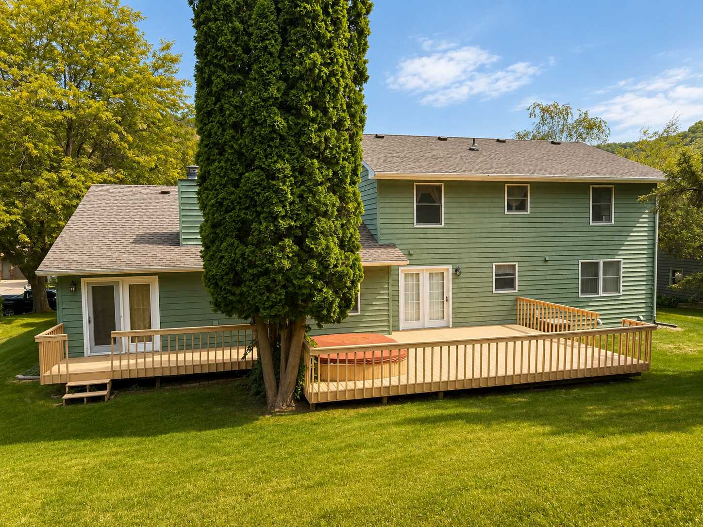 225 Oak Leaf DR, Winona, MN 55987