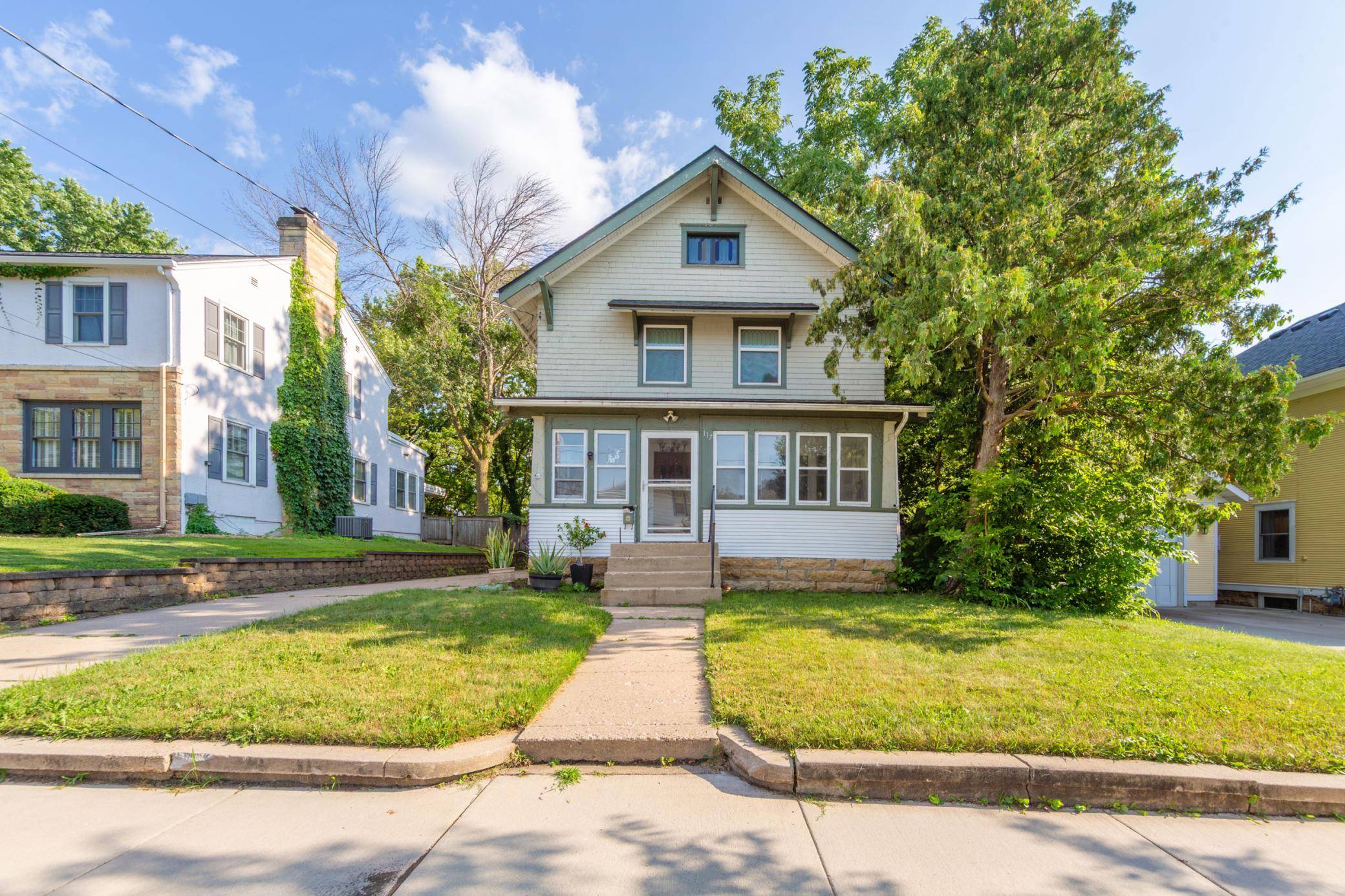 117 Shaubut ST, Mankato, MN 56001