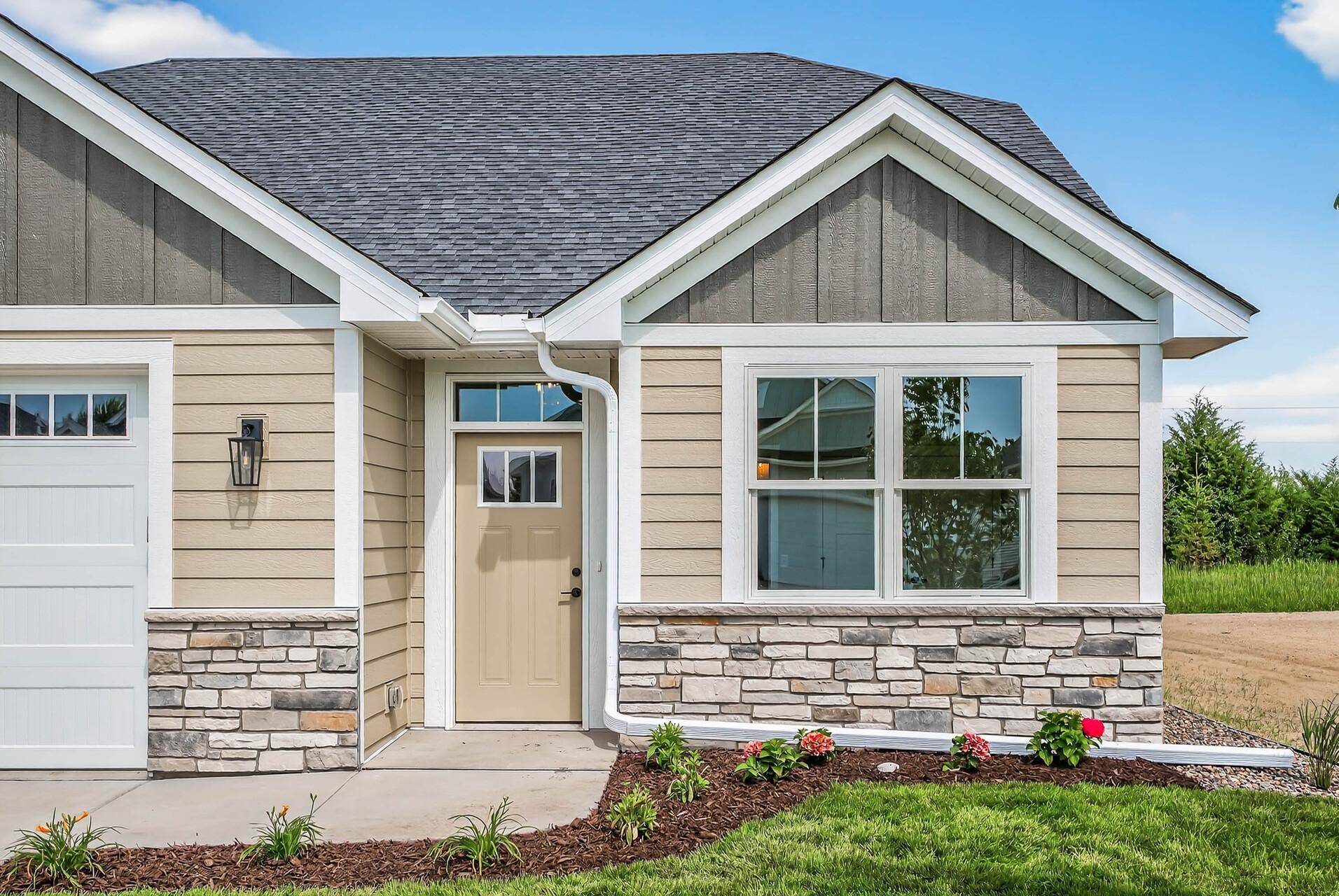 12588 Masters LN, Lindstrom, MN 55045