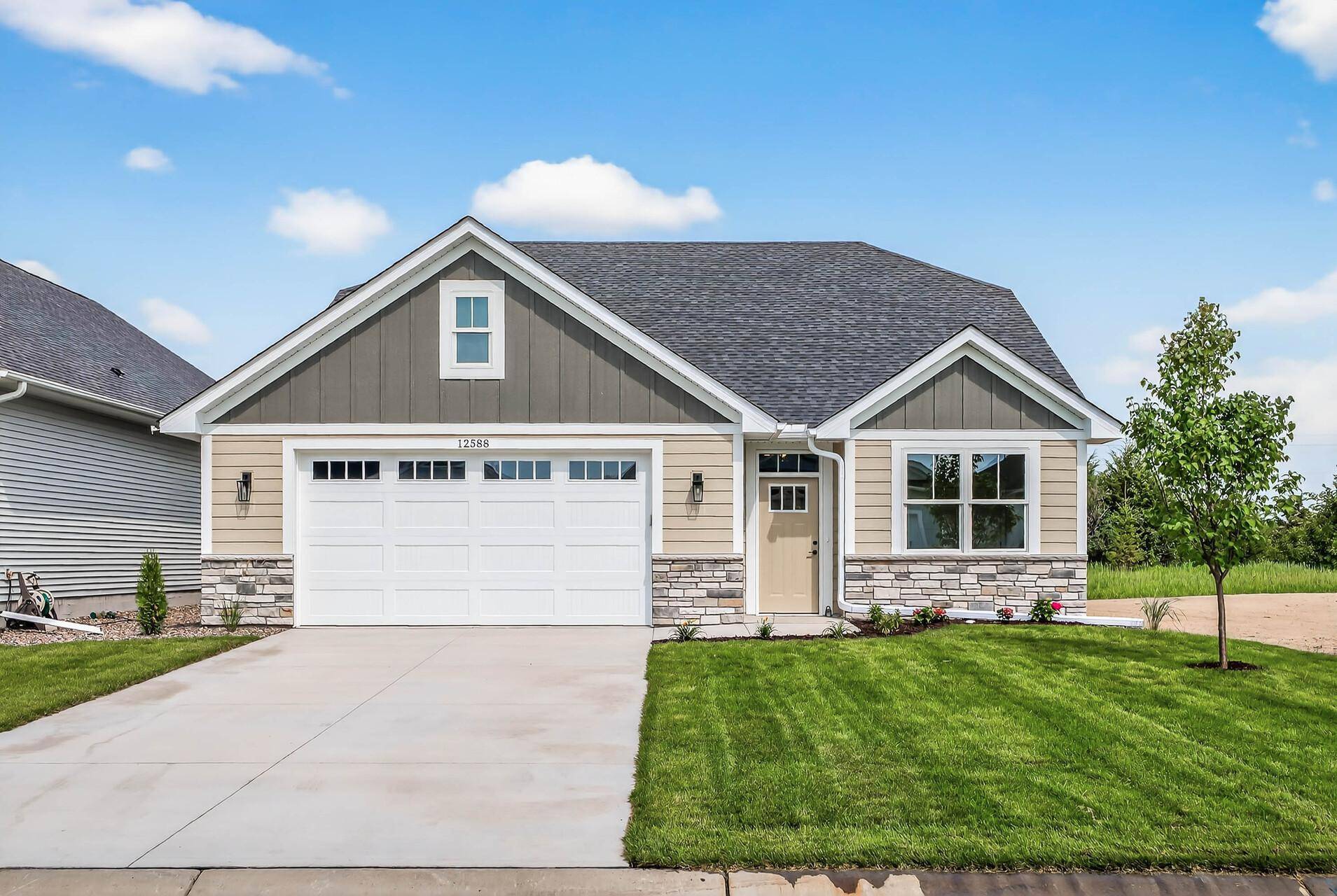 12588 Masters LN, Lindstrom, MN 55045