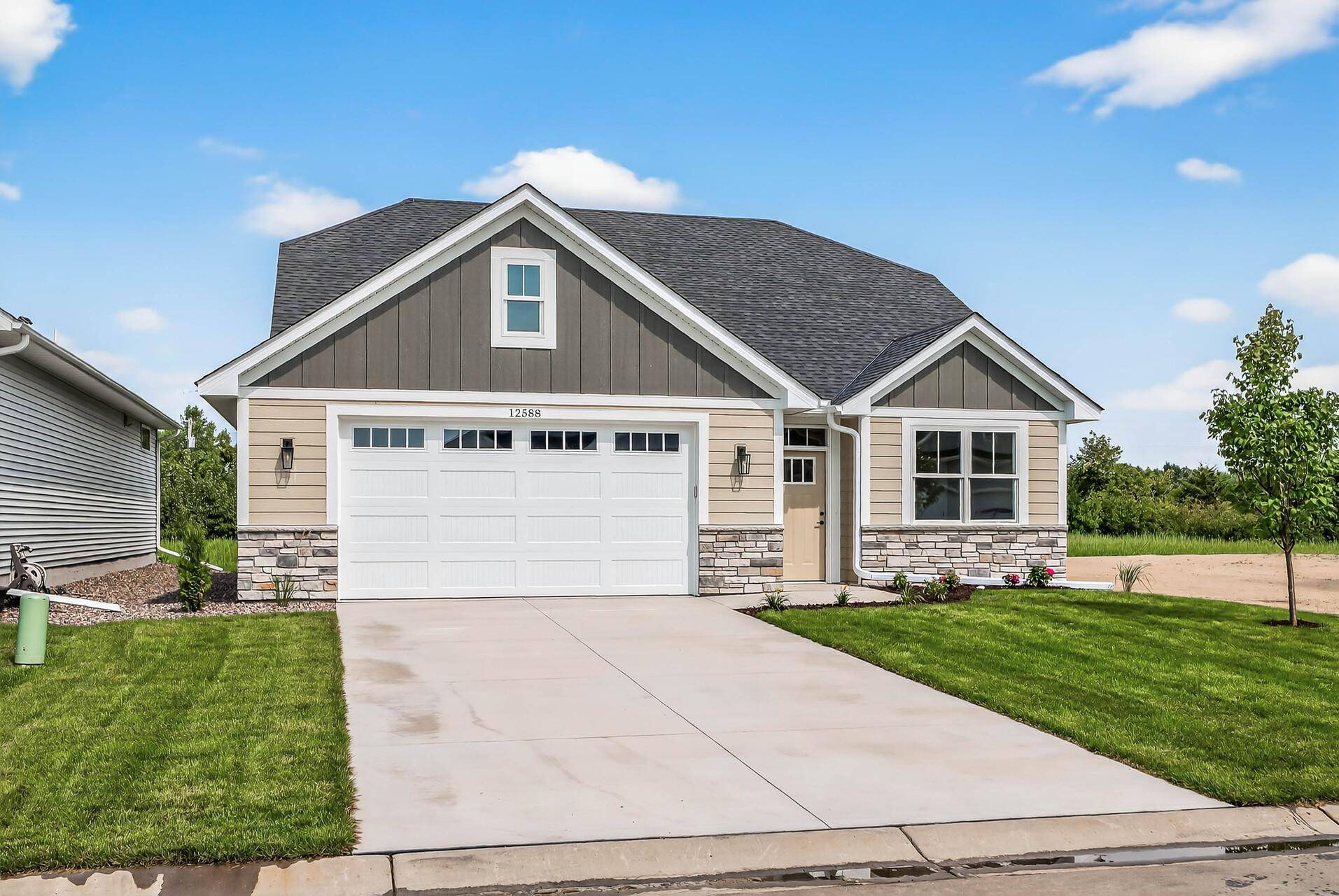 12588 Masters LN, Lindstrom, MN 55045