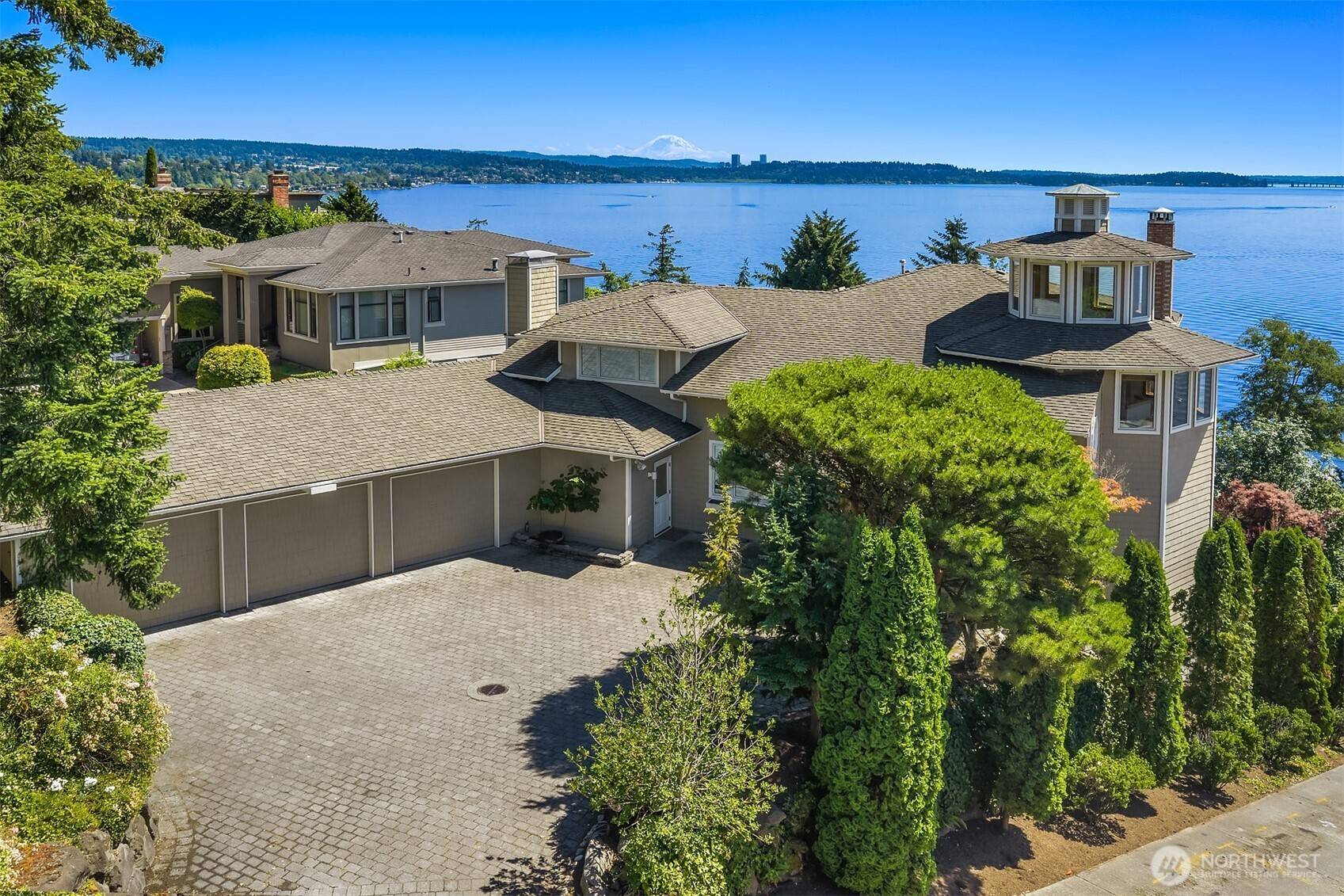 8203 NE Juanita DR, Kirkland, WA 98033