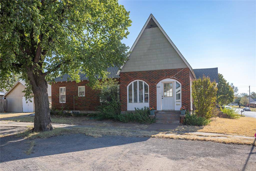 400 N State ST, Weatherford, OK 73096