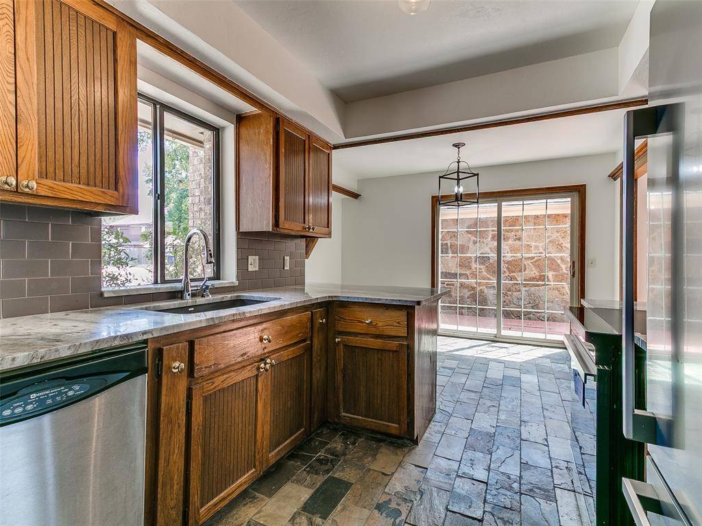 260 N Creekdale DR, Norman, OK 73072