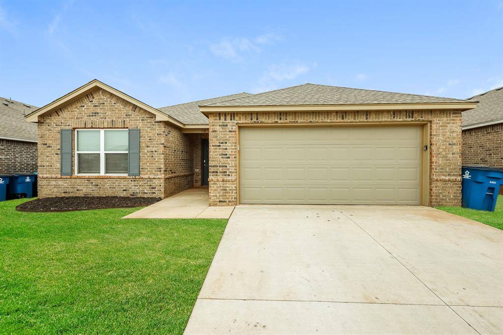 518 Crystal LN, Tuttle, OK 73089