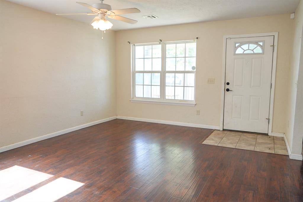 913 SW 16th ST, Moore, OK 73160