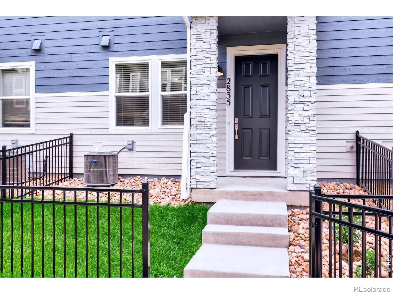 2833 Bear Springs CIR, Longmont, CO 80503