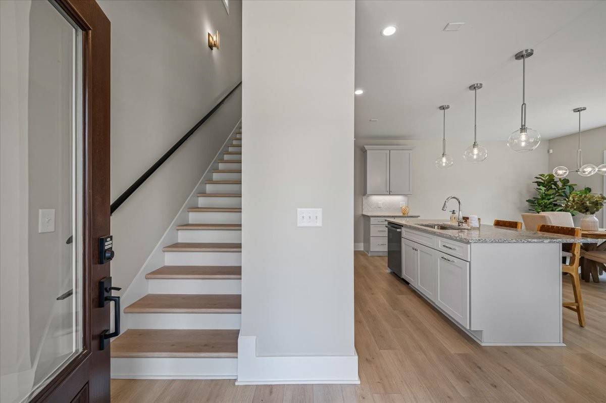 3045A Hillside Rd, Nashville, TN 37207