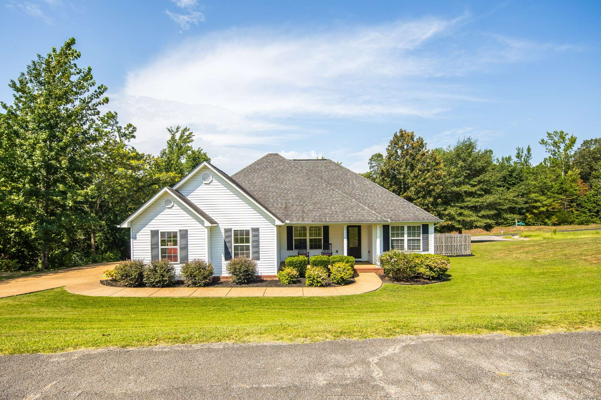 405 Persimmon Ln, Lexington, TN 38351