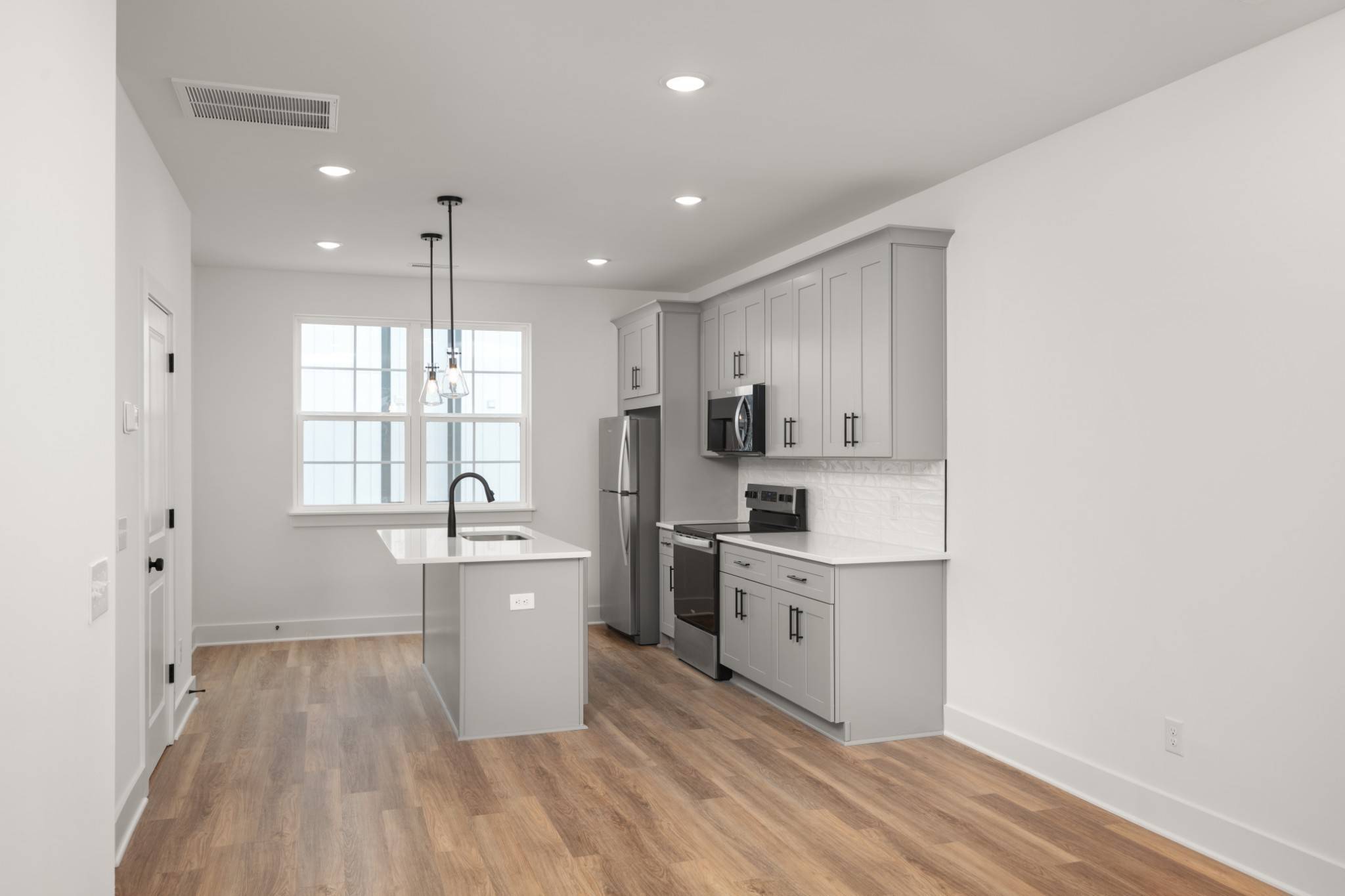 700 N DuPont Ave ##204, Madison, TN 37115