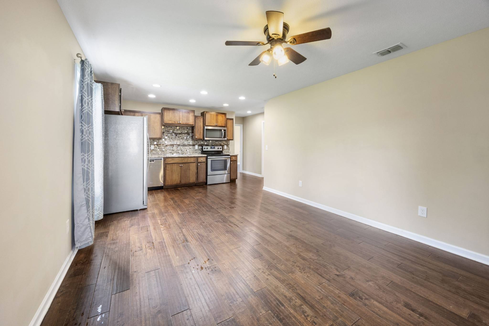 406 Cherry St, Decherd, TN 37324