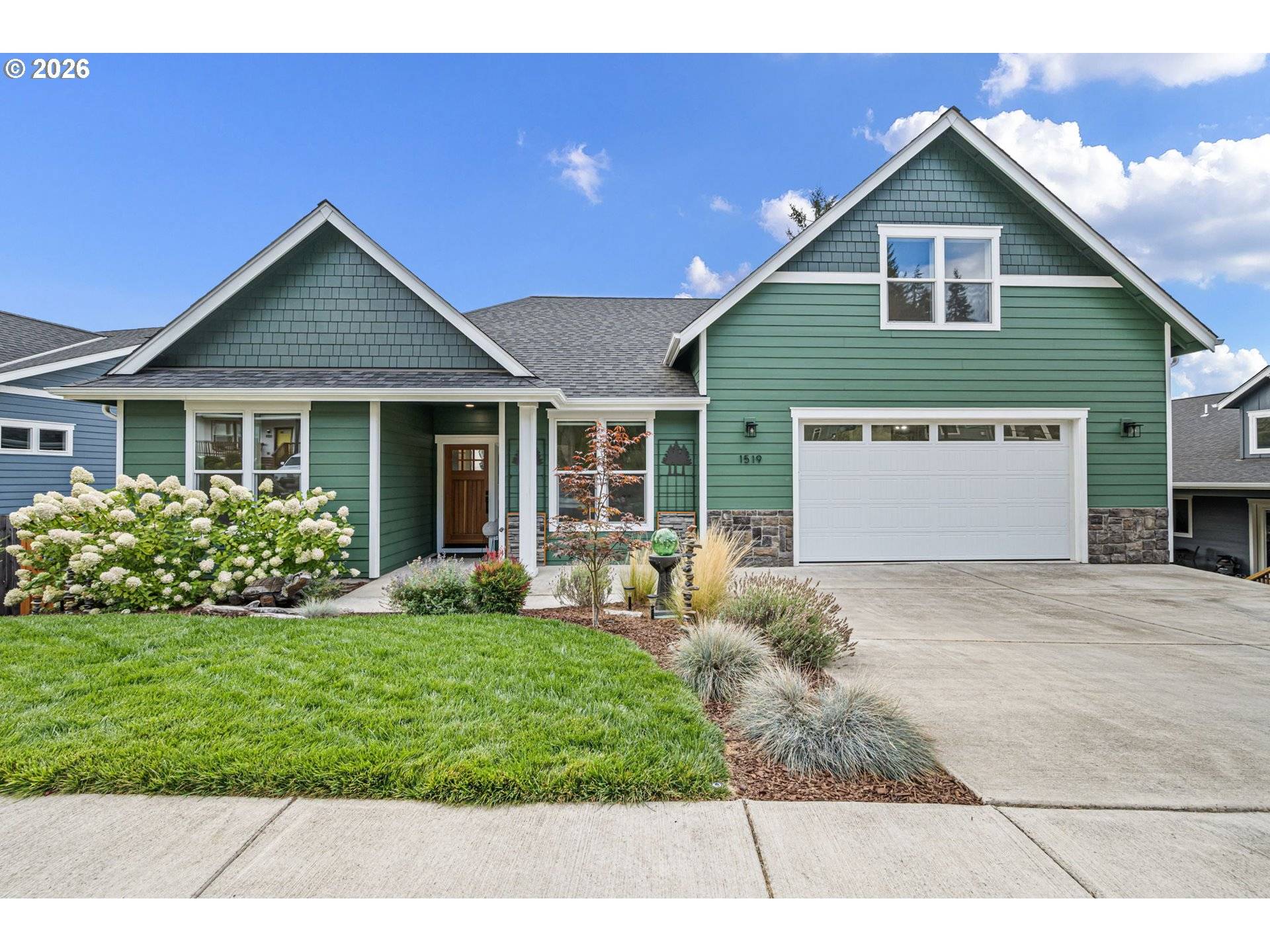 1519 ELM AVE, Cottage Grove, OR 97424