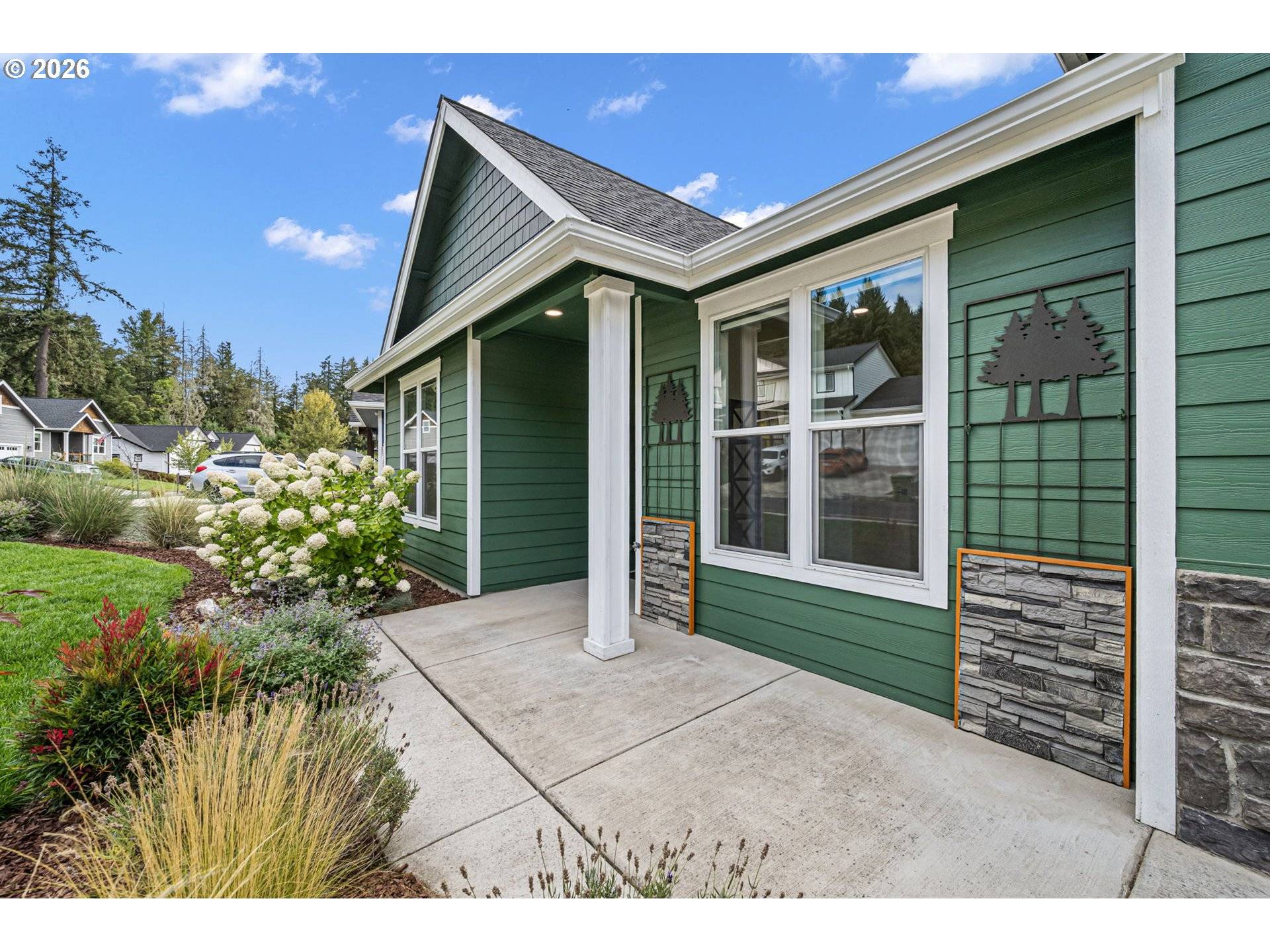 1519 ELM AVE, Cottage Grove, OR 97424