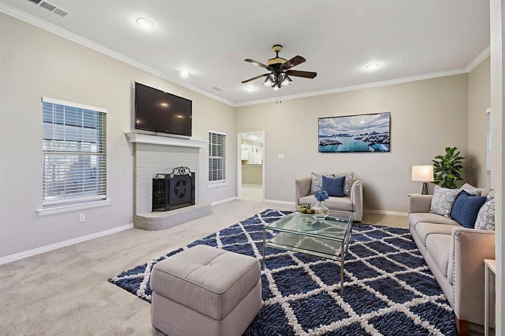 1377 Lone Star Boulevard, Talty, TX 75160