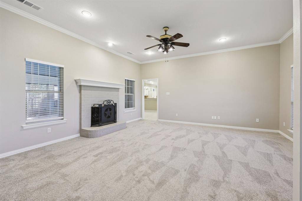 1377 Lone Star Boulevard, Talty, TX 75160