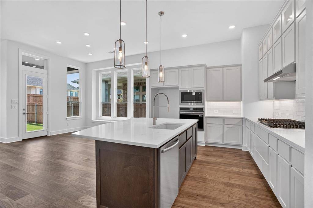 7825 Winterbloom Way, Fort Worth, TX 76123