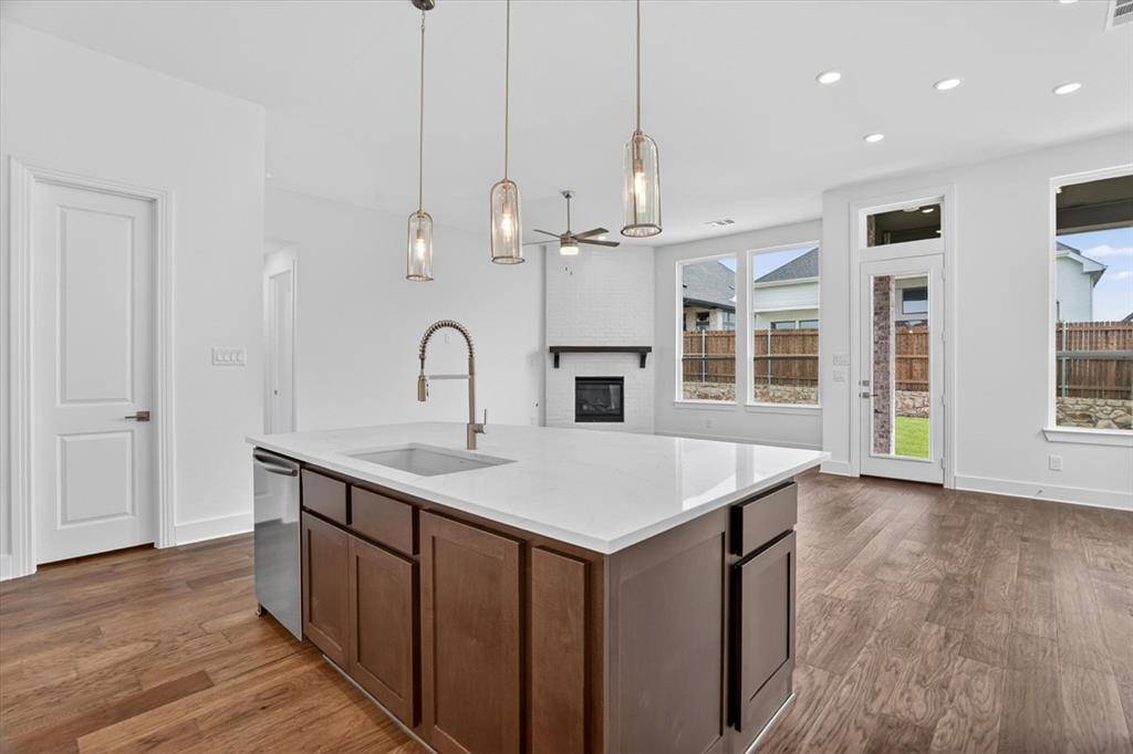 7825 Winterbloom Way, Fort Worth, TX 76123