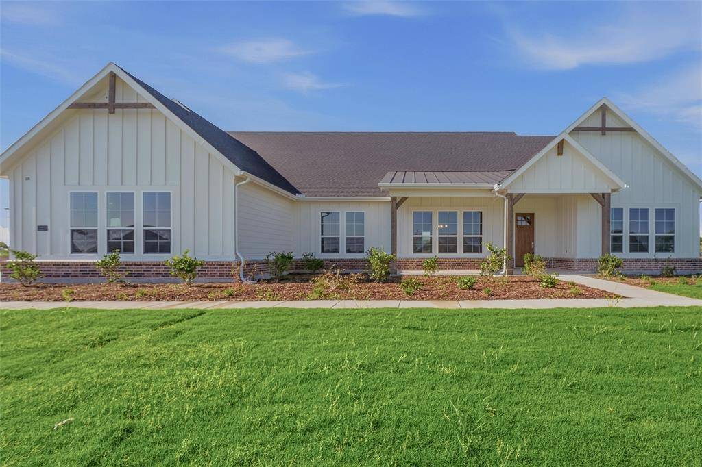 12213 Crystal Drive, Krum, TX 76249