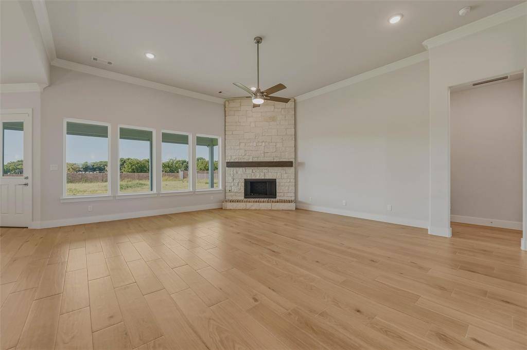 12213 Crystal Drive, Krum, TX 76249