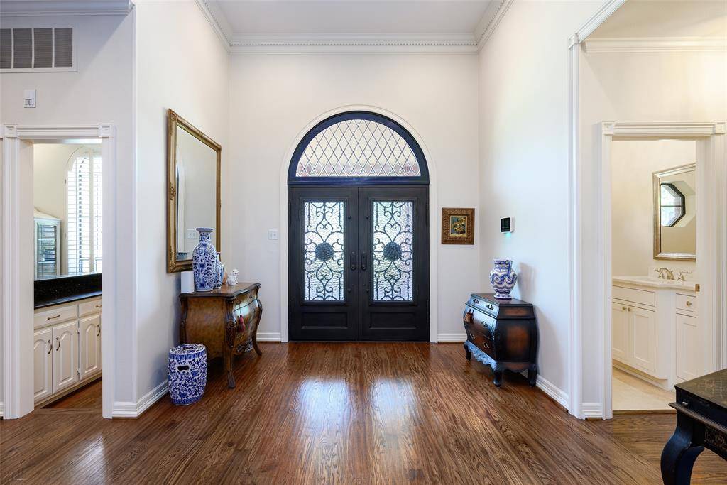6822 Meadow Road, Dallas, TX 75230