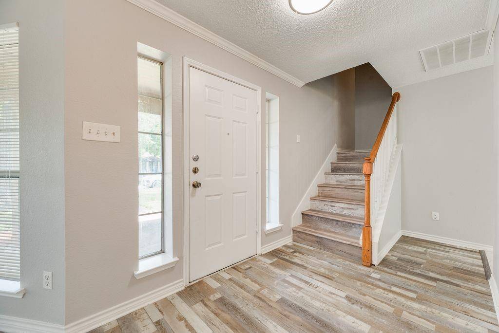 5610 Eagle Rock Road, Arlington, TX 76017