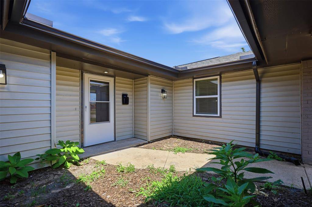 4351 Altamesa Boulevard, Fort Worth, TX 76133