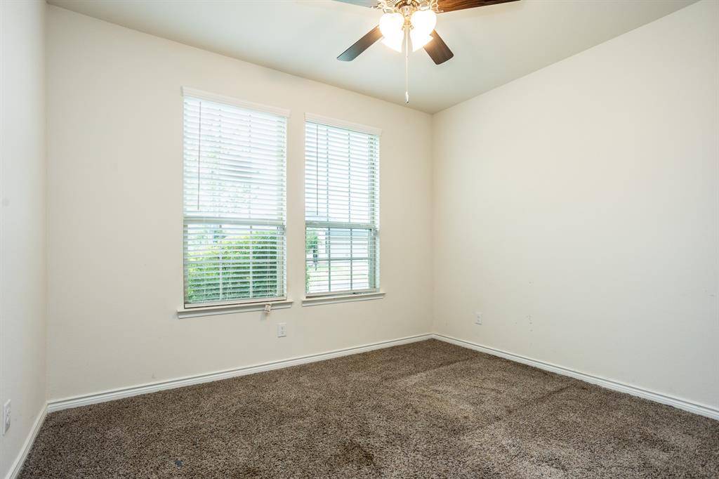 3235 Hunters Glen Drive, Aubrey, TX 76227