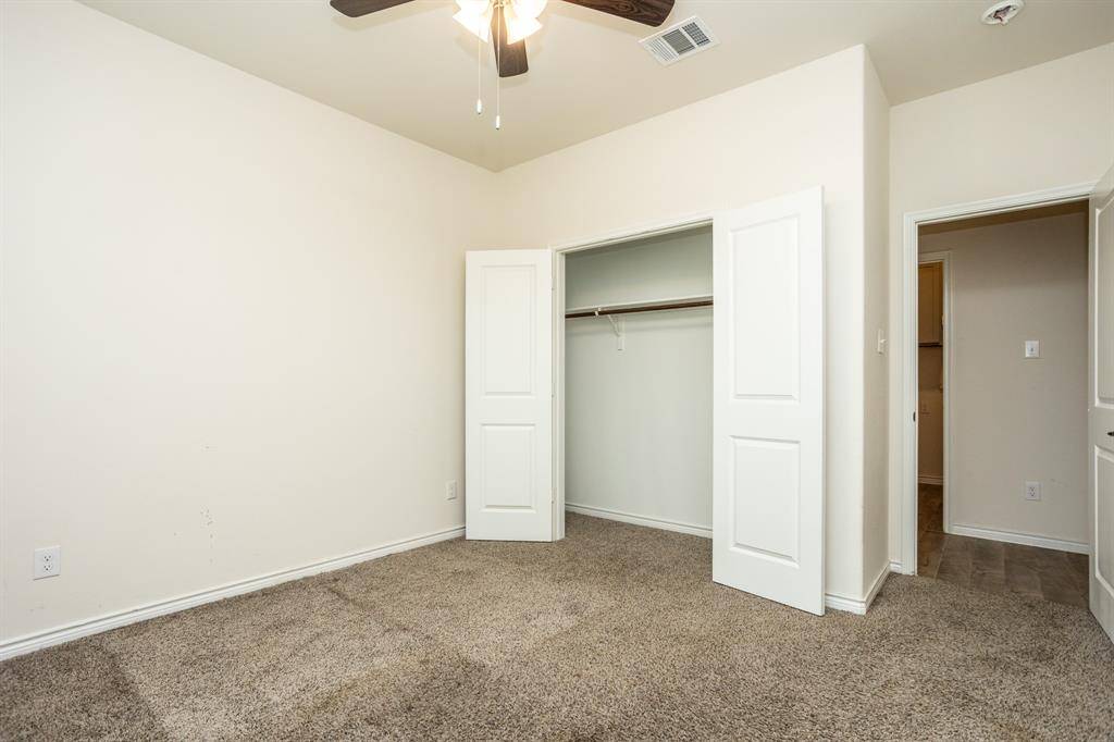 3235 Hunters Glen Drive, Aubrey, TX 76227