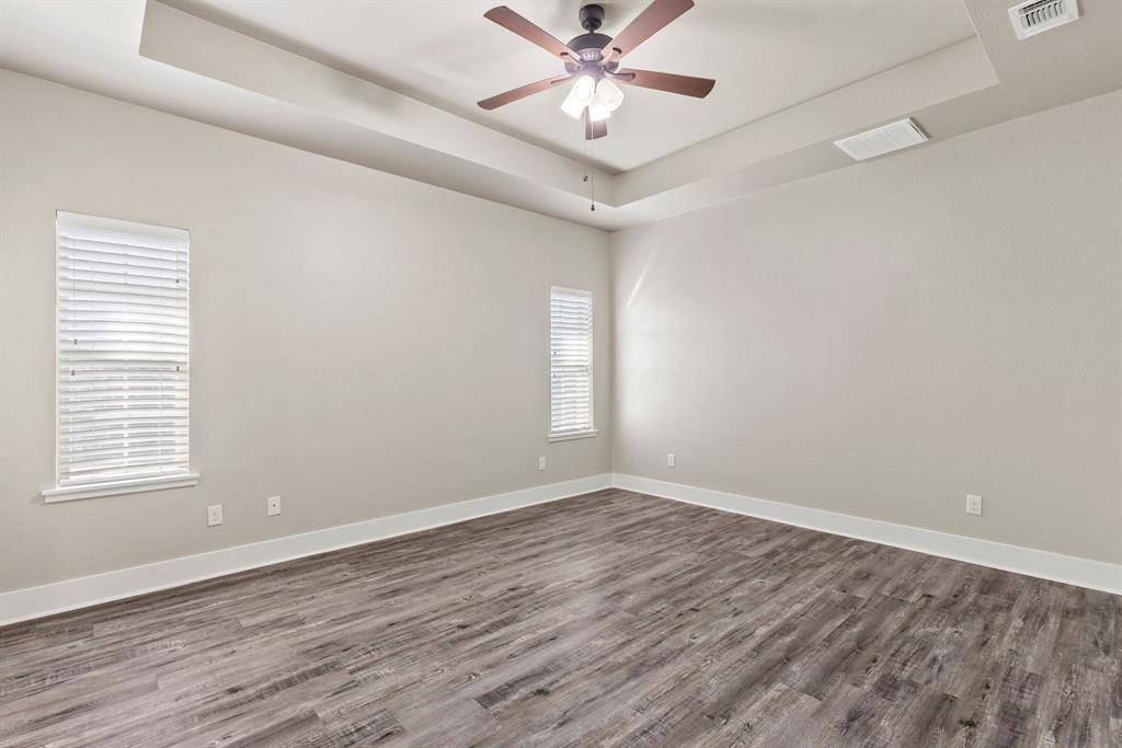 411 Mesa Drive, Lone Oak, TX 75453