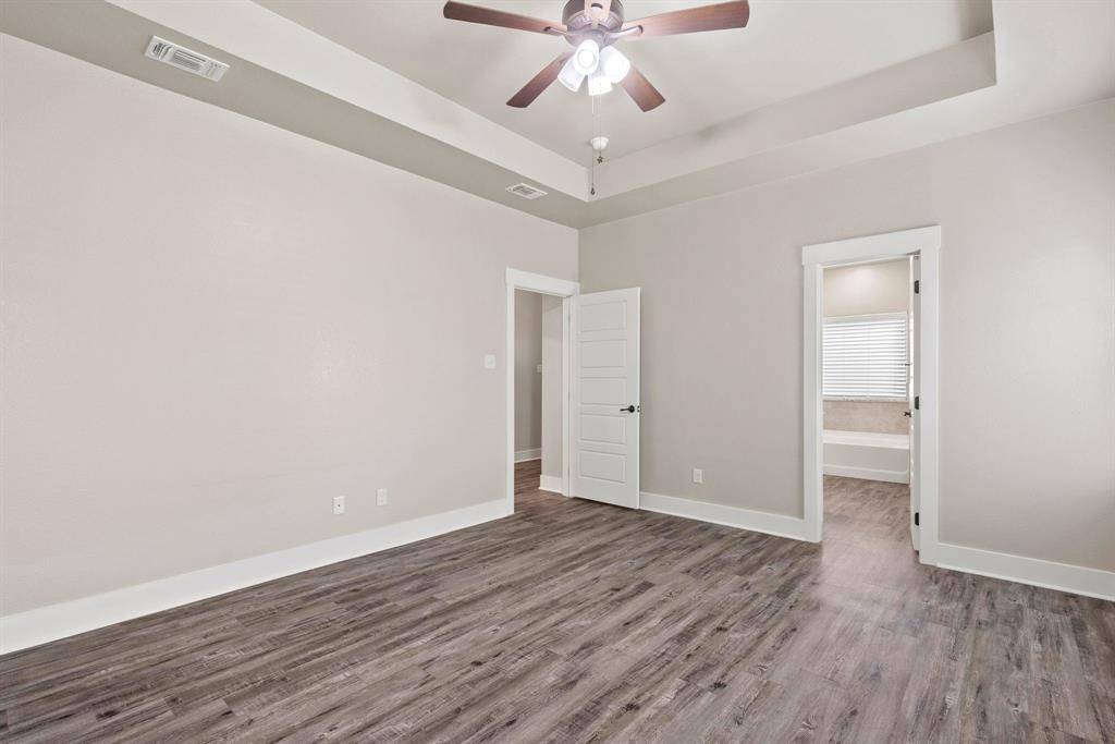 411 Mesa Drive, Lone Oak, TX 75453